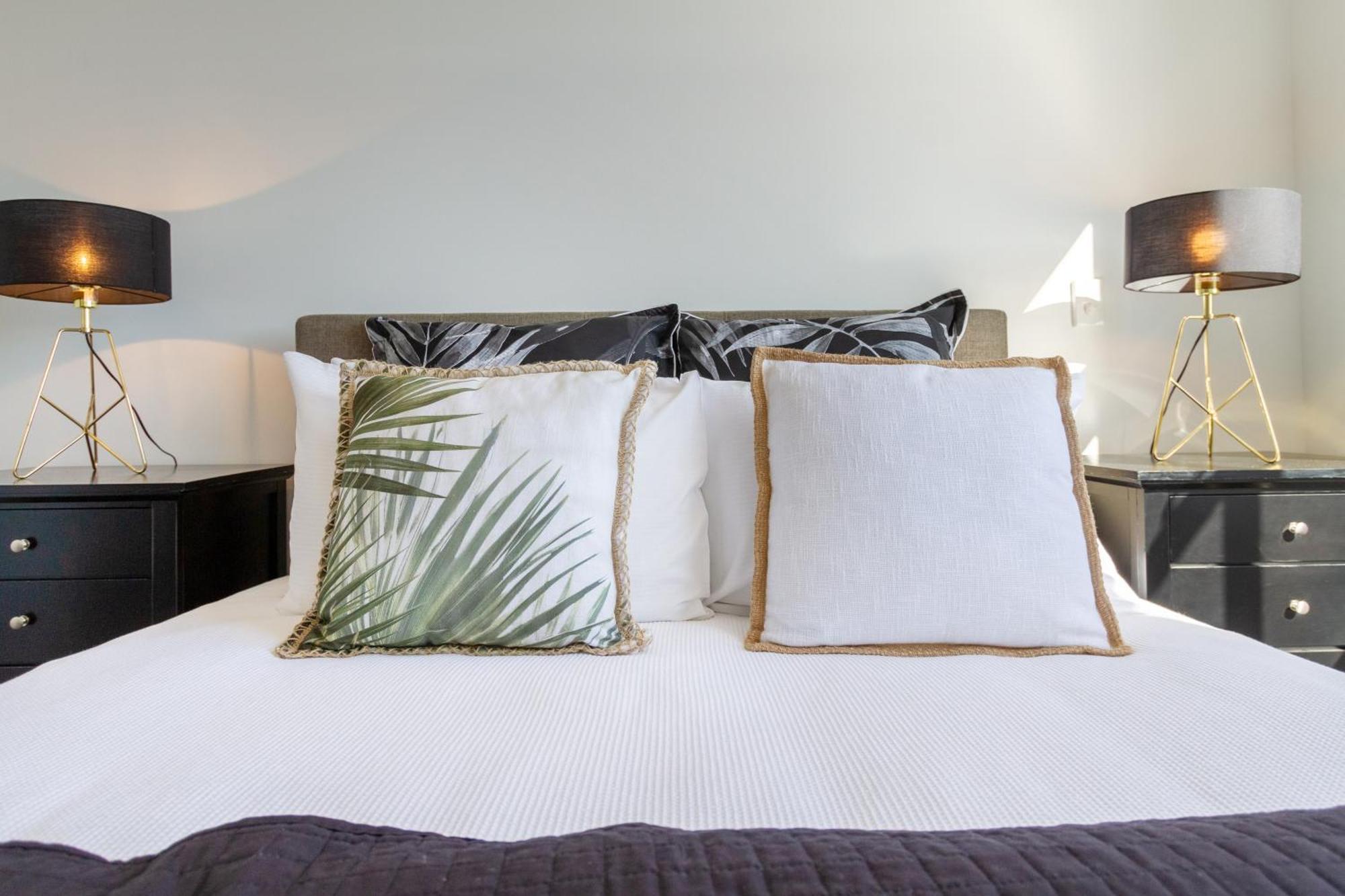 Central Escape On Cashel Street 2 Bed 2 Bath كريستتشيرش المظهر الخارجي الصورة