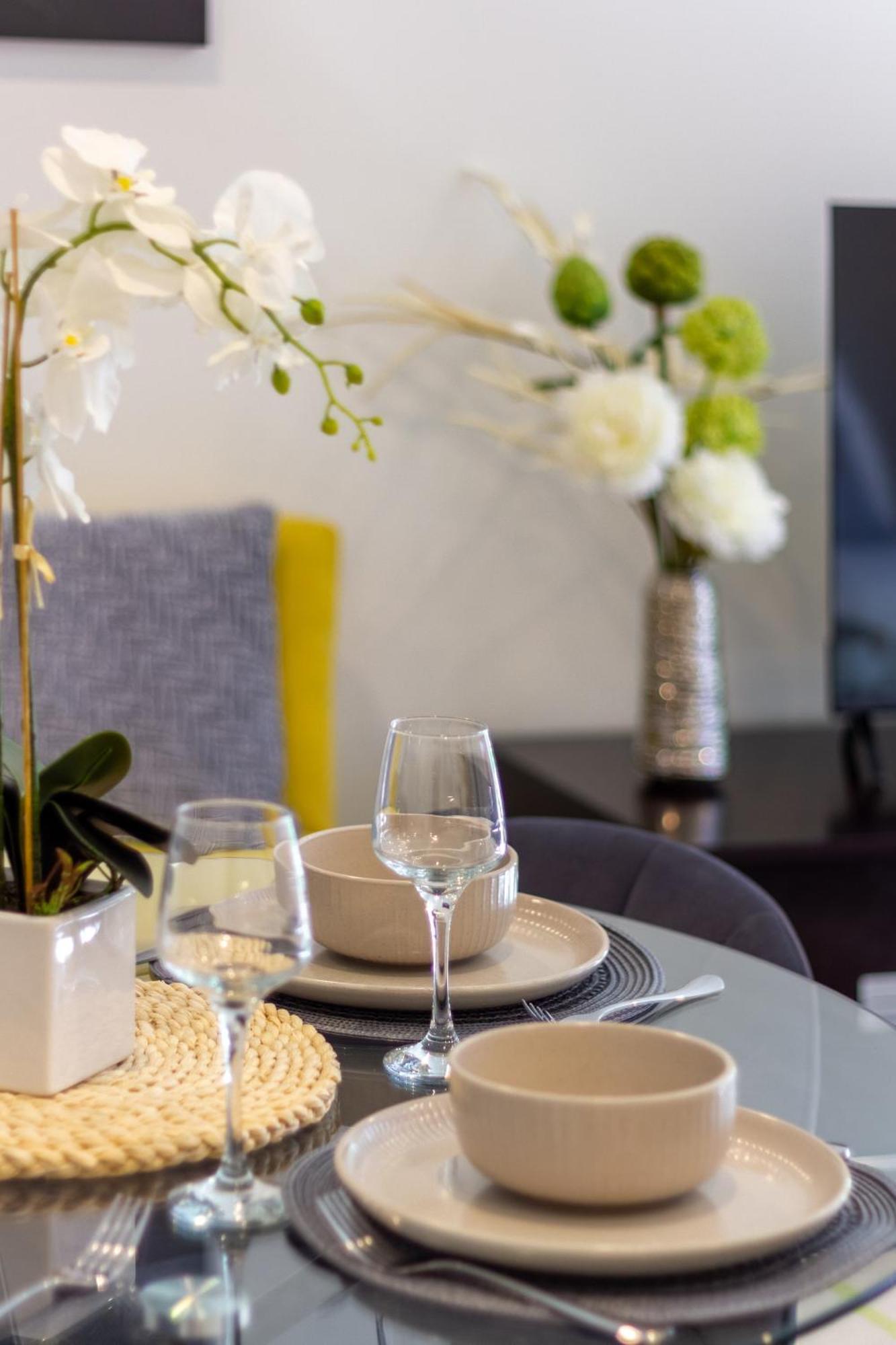 Central Escape On Cashel Street 2 Bed 2 Bath كريستتشيرش المظهر الخارجي الصورة
