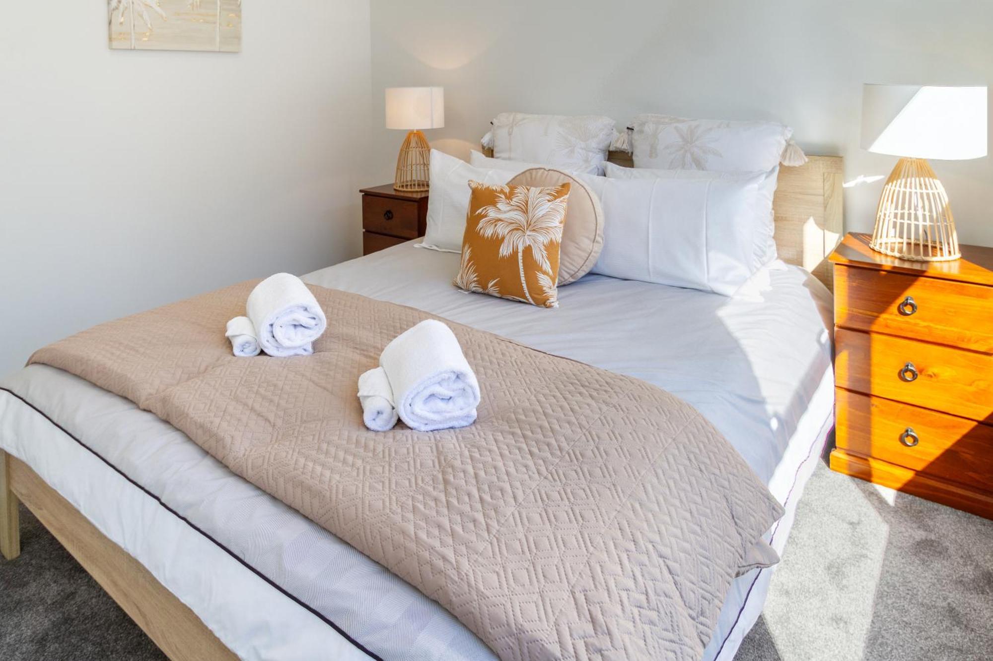 Central Escape On Cashel Street 2 Bed 2 Bath كريستتشيرش المظهر الخارجي الصورة
